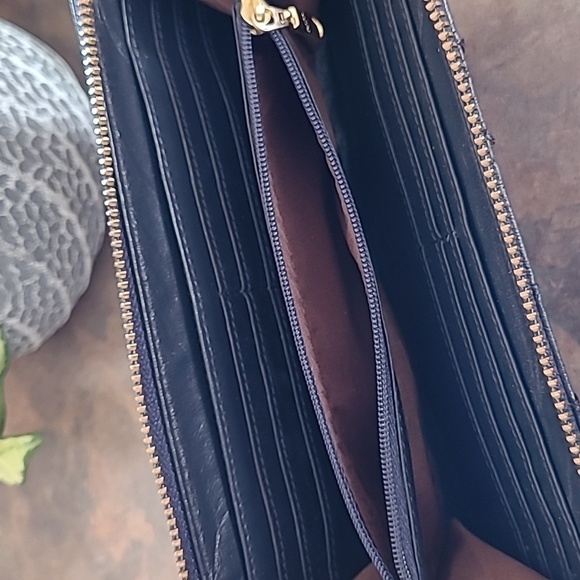 MATT BY MATT & NAT Vegan Classic Long Wallet, Navy, Gold Tone Zipper Closure - Picture 6 of 9